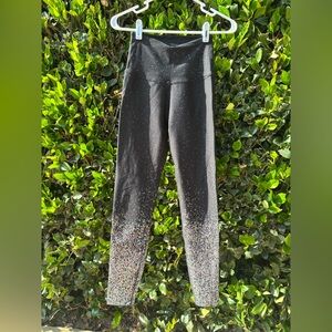 Beyond yoga iridescent pattern leggings